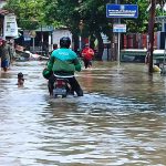 Bebek Vs Matik: Siapa Paling Tangguh Terjang Banjir?