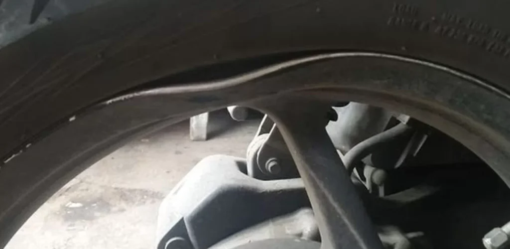 Velg Motor Terlihat Kuat, Tapi Rentan Rusak