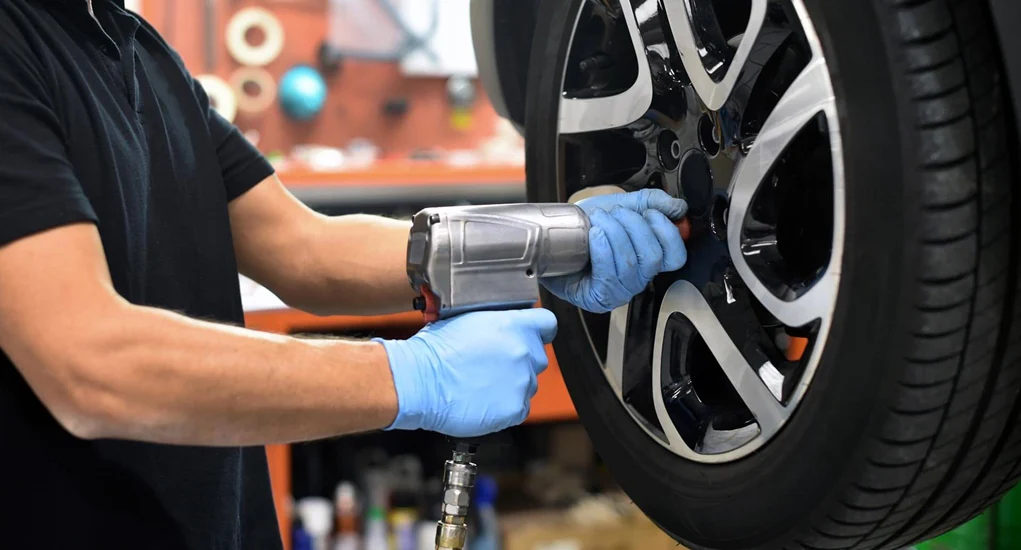 Sayangi Nyawa! Trik Mudah Rawat Ban Biar Gak Oleng Di Jalan