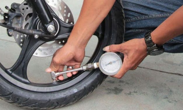 Tips Awet: Jangan Biarkan Ban Motor Kurang Angin!