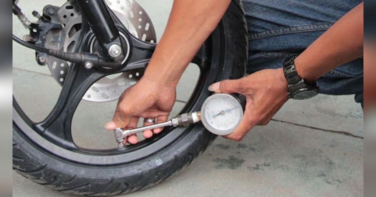Tips Awet: Jangan Biarkan Ban Motor Kurang Angin!