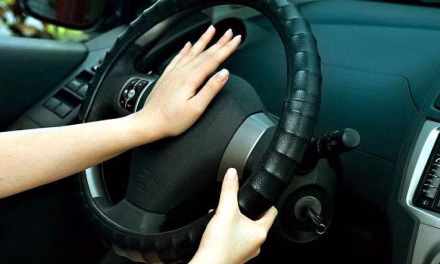 Trik Anti Senggol: Cara Nyetir Aman Pas Jalanan Lagi Rame