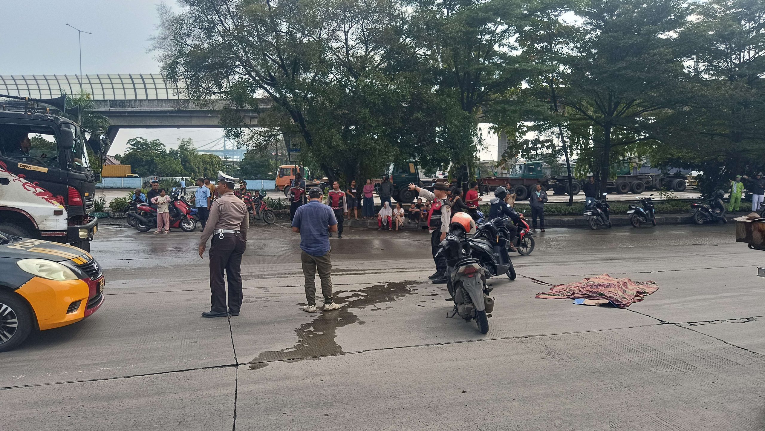 Maut Di Cilincing: Lampu Merah Di Abaikan, Korban Berjatuhan