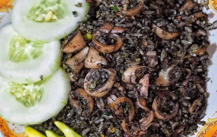 Bikin Boros Nasi! Ini Variasi Oseng Cumi Hitam Paling Nagih