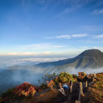Deretan Atap Tertinggi Indonesia Yang Wajib Di Daki